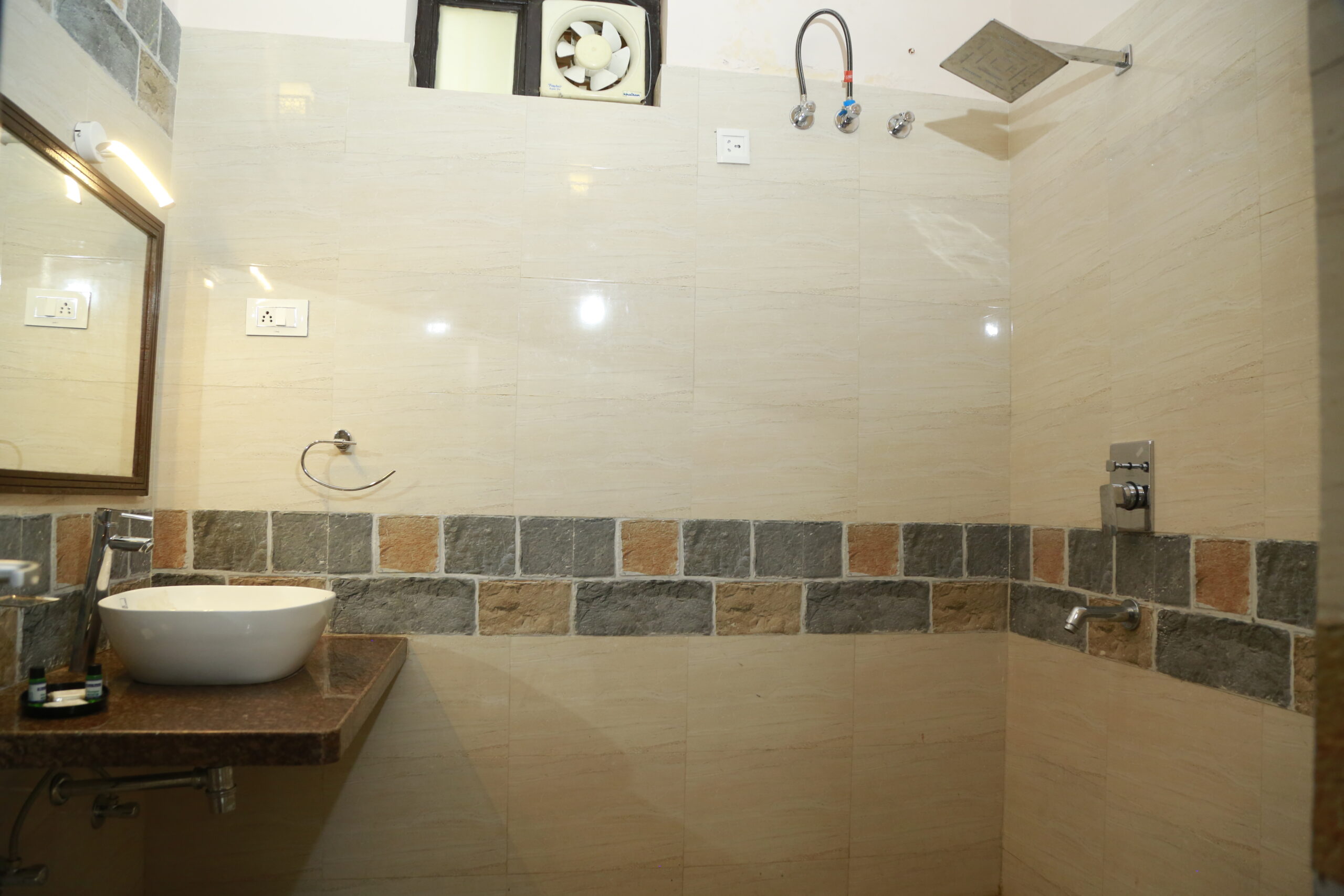PREMIUM_WASHROOM_1