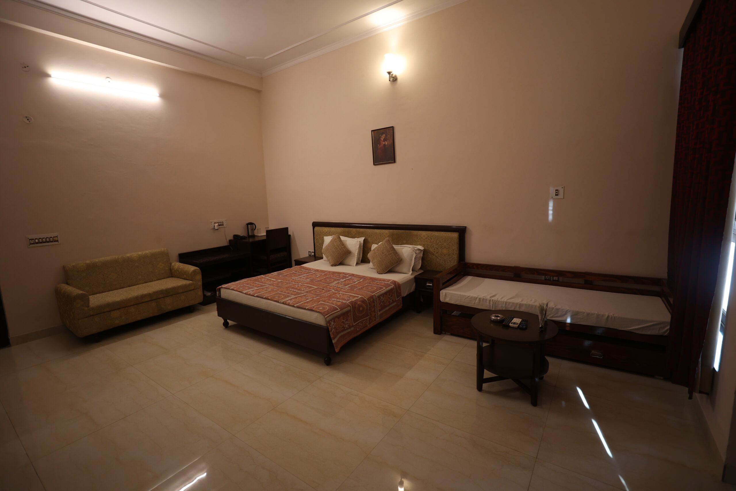 STANDARD_INTERIOR_2