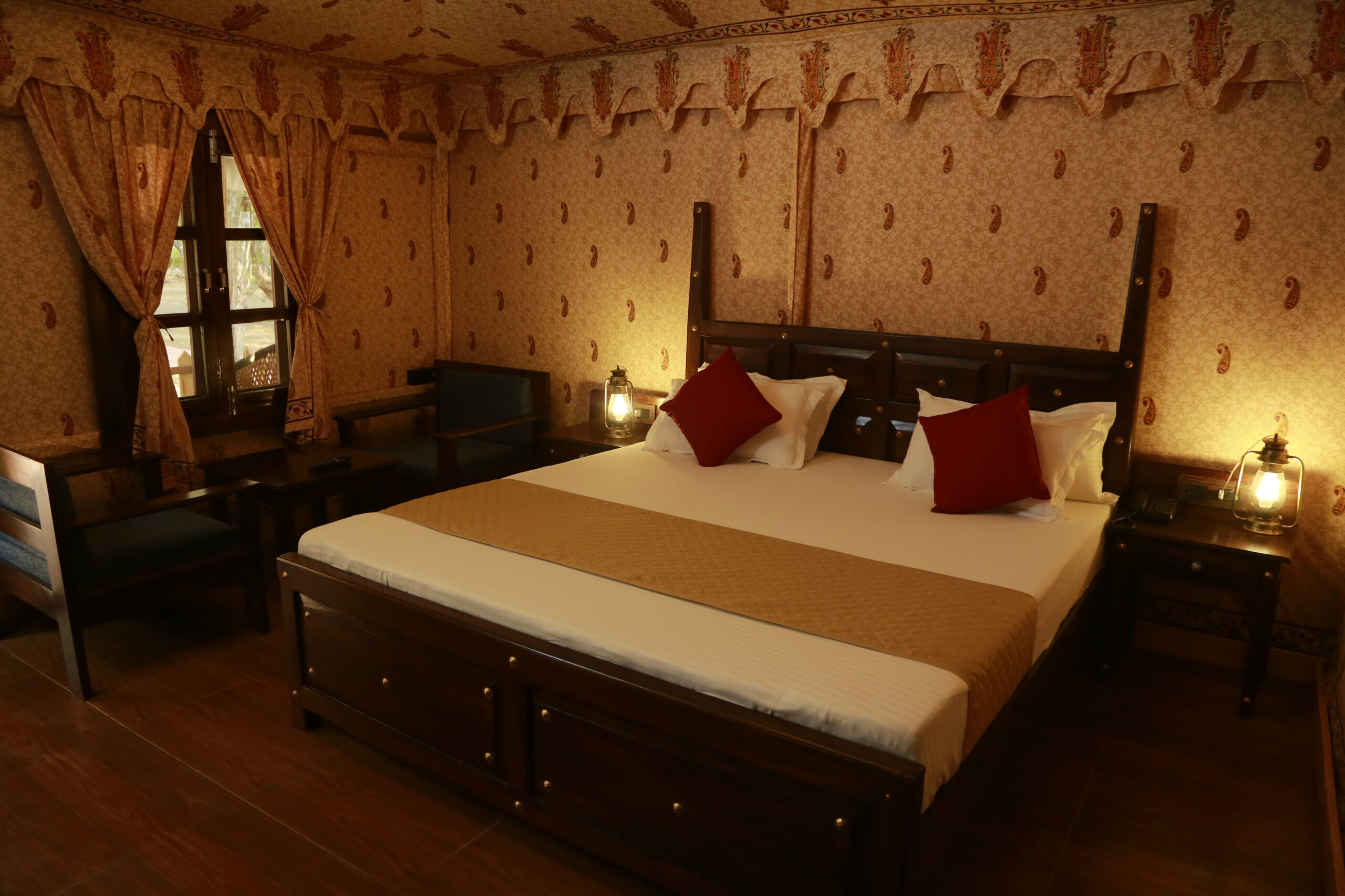 SWISS TENT_INTERIOR_1